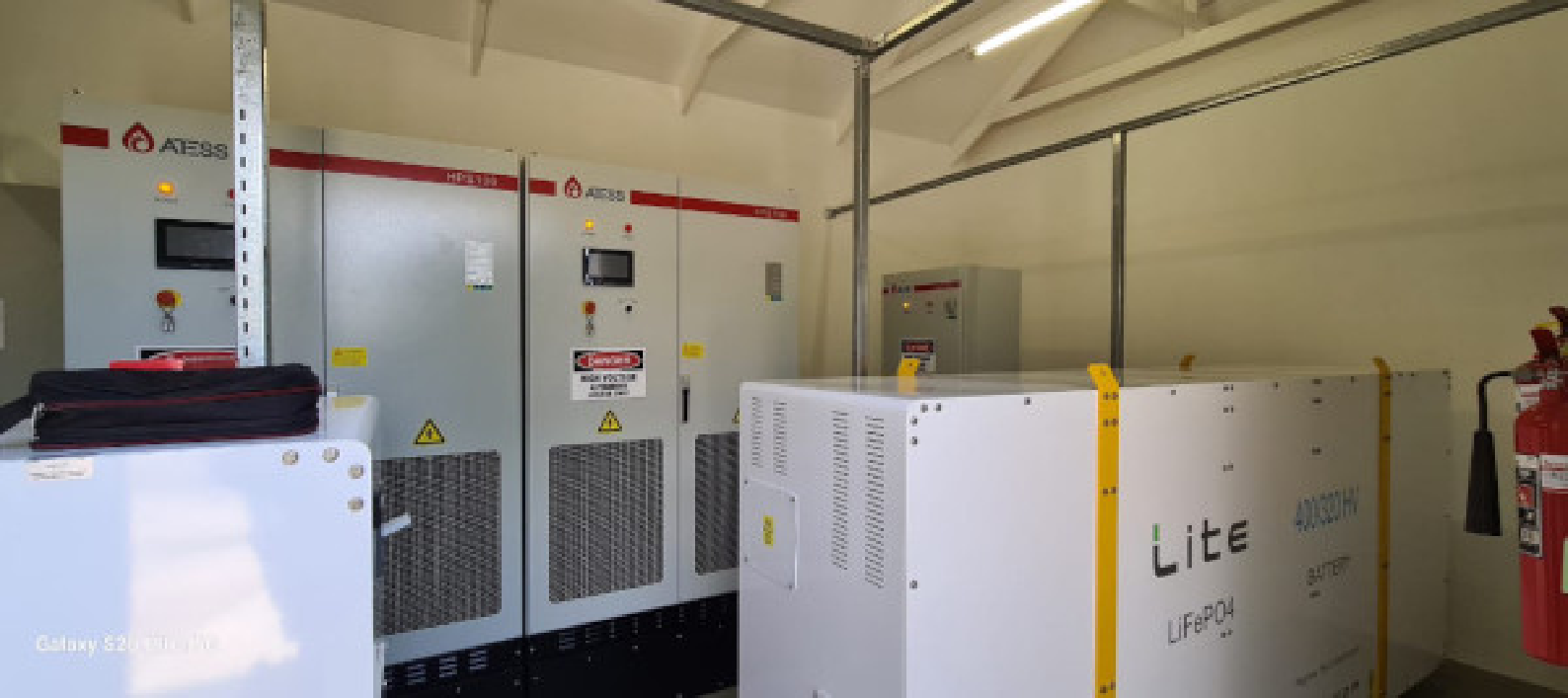 Commercial solar installation with ATESS hybrid system